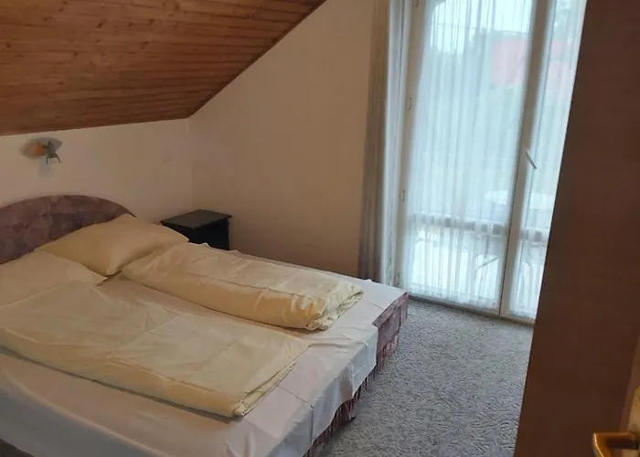 아파트 Hullam 2 *